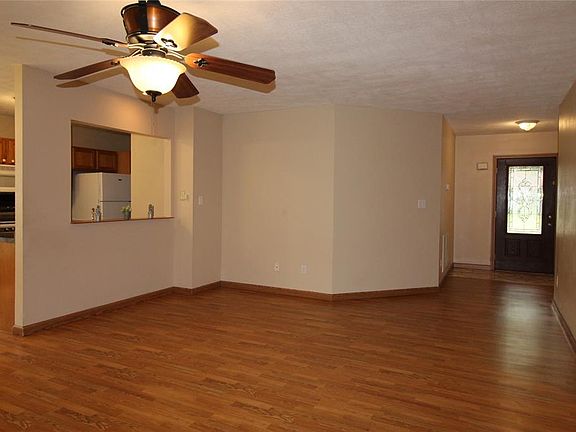 3rd image of 1214 Montrose St