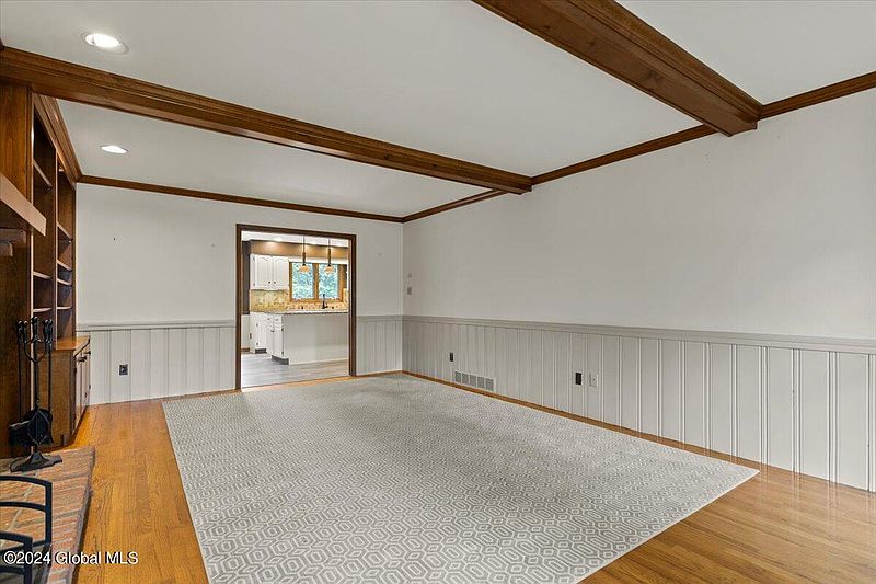 3rd image of 212 Tamar Drive