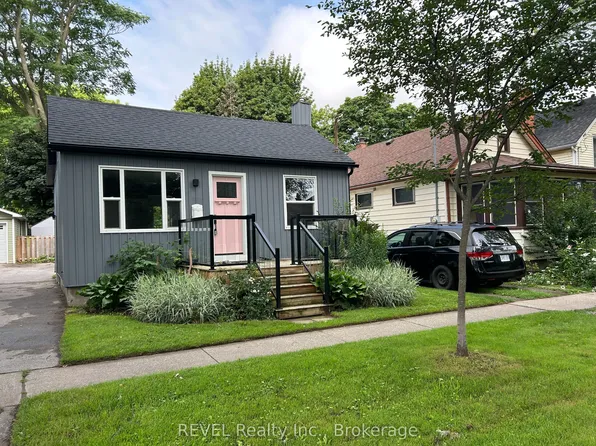 43 Wiley St, Saint Catharines, ON L2R 4G1