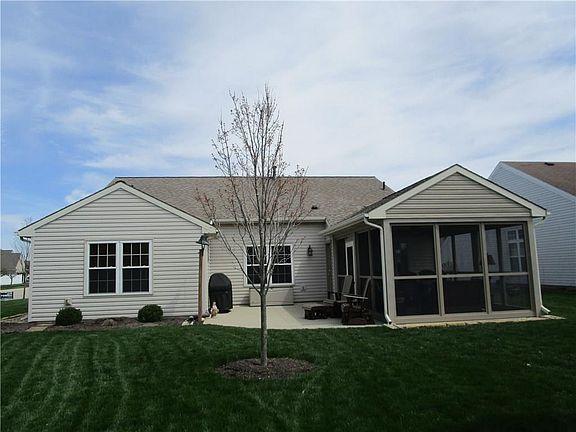 2nd image of 424 Deerwood Dr