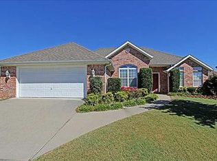 704 Equinox Ave, Lowell, AR 72745