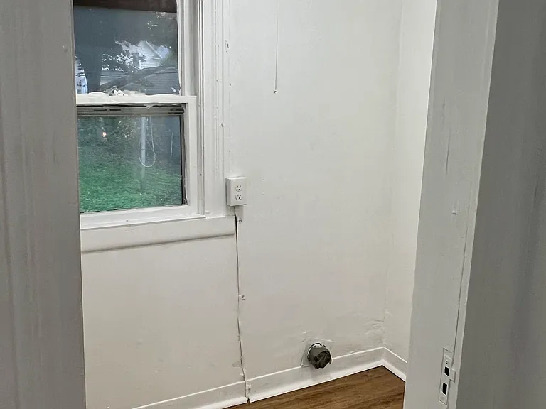 423 Cottage St — Photo 22