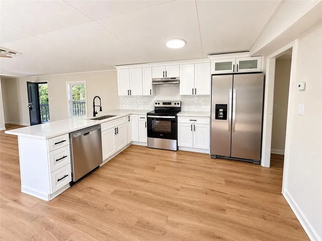 3 bed, 2.0 bath, 1216 sqft, $1,500 — Photo 3