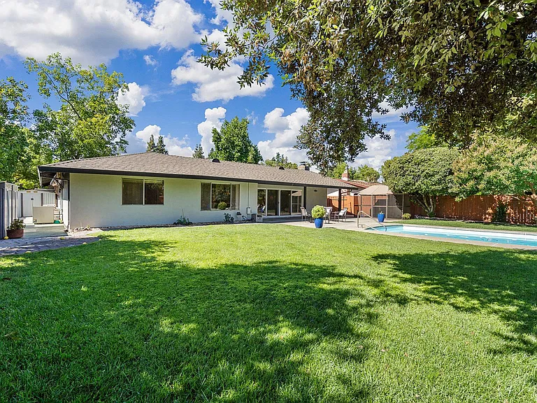 2107 Amador Ave — Photo 21