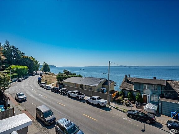 4th image of 4226 Beach Dr SW APT 303