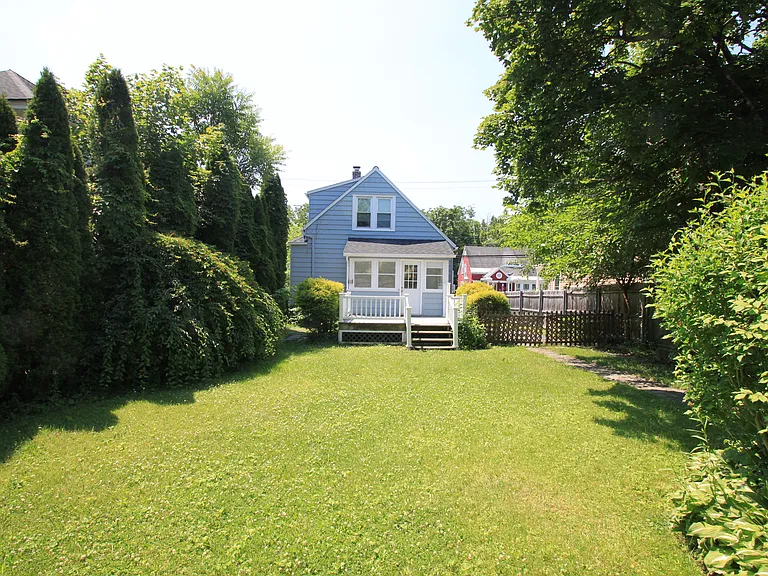 38 Glenwood Blvd — Photo 23