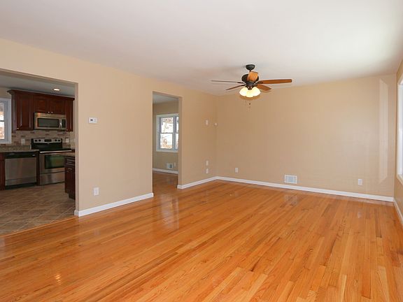 4th image of 29 Glenna Dr