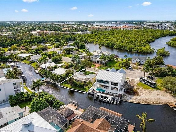 4th image of 1765 Harbor LN