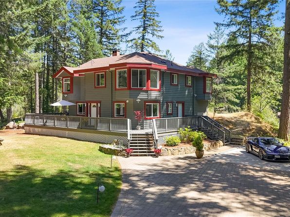 3380 Woodridge Pl, Highlands, BC V9E 1C8