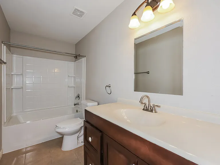 573 Creekbend St — Photo 15
