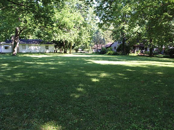 3rd image of 599 Fox Ln