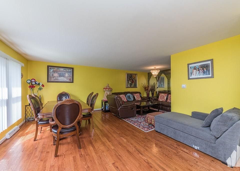 1st image of 2321 W Greenleaf Ave #H