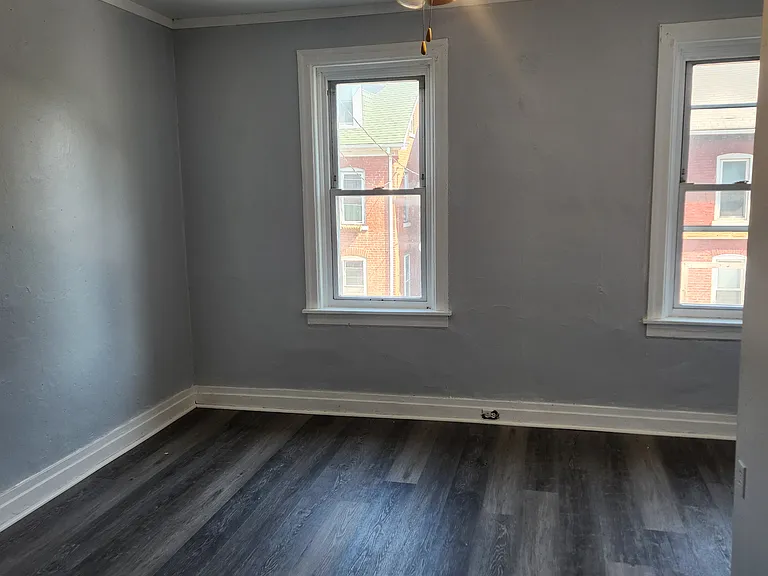 340 E Guilford St — Photo 14