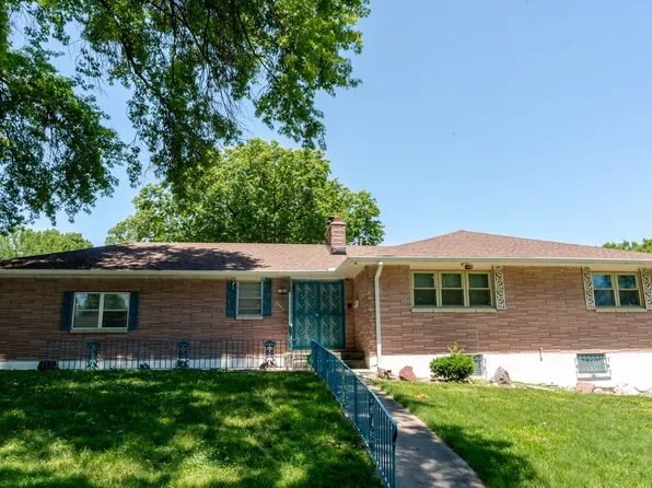 8020 Oakland Ave, Kansas City, KS 66112