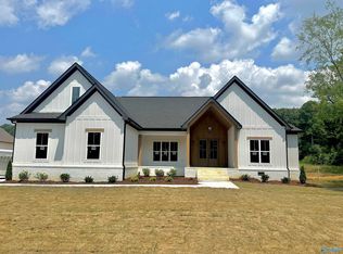 5401 Spring Creek Dr, Guntersville, AL 35976