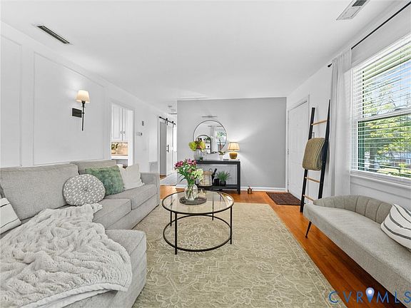 5th image of 2328 Leah Rd