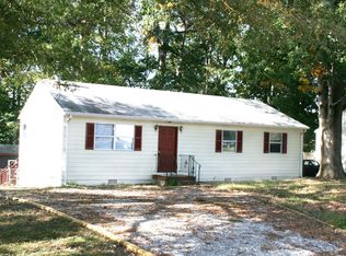 360 Red Oak Dr, Hopewell, VA 23860