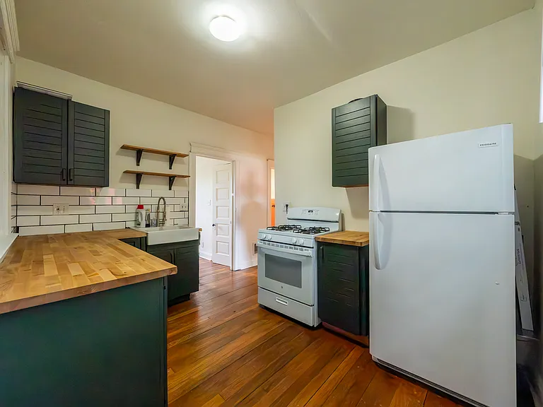 532 Horton Ave — Photo 5