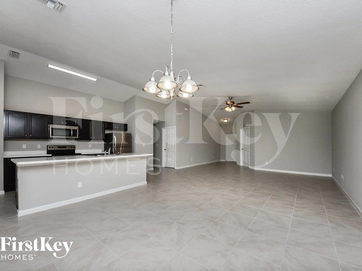 4 bed, 2.0 bath, 1833 sqft, $2,070 — Photo 4