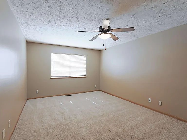 1718 Sawyer St — Photo 29