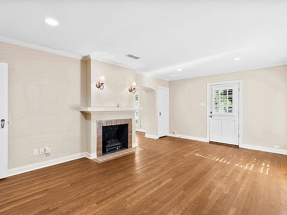 5th image of 6226 Martel Ave