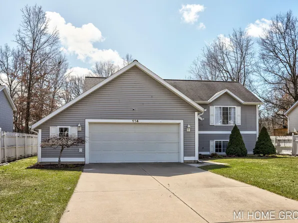 114 Elwood Ct, Holland, MI 49424