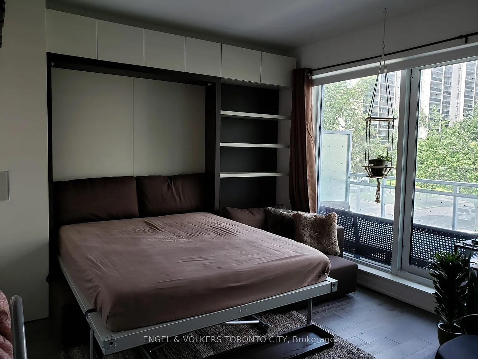 HighPark Condominiums — Photo 4