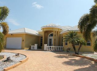 2822 Surfside Blvd, Cape Coral, FL 33914