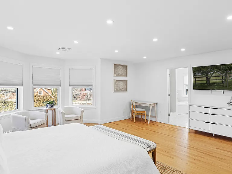 52 Sandy Hollow Rd — Photo 12