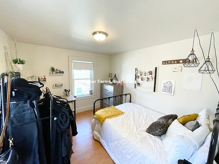 2 Shepherd Ave #2 — Photo 4