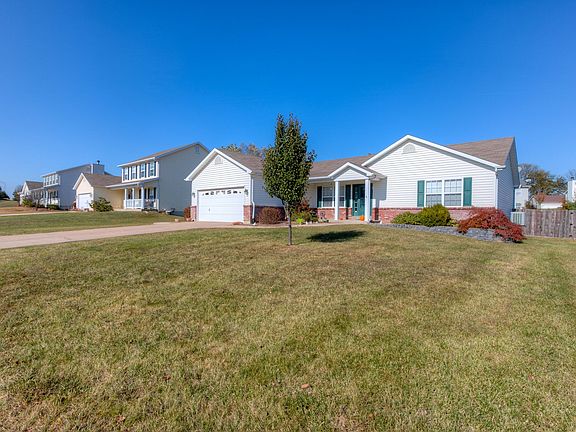 2nd image of 270 Glen Meadows Ct