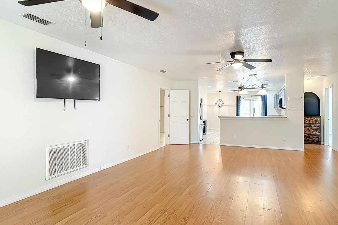 next background image