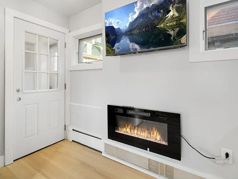504 Stewart Ave — Photo 16