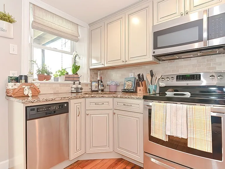205 Webster St #1 — Photo 4