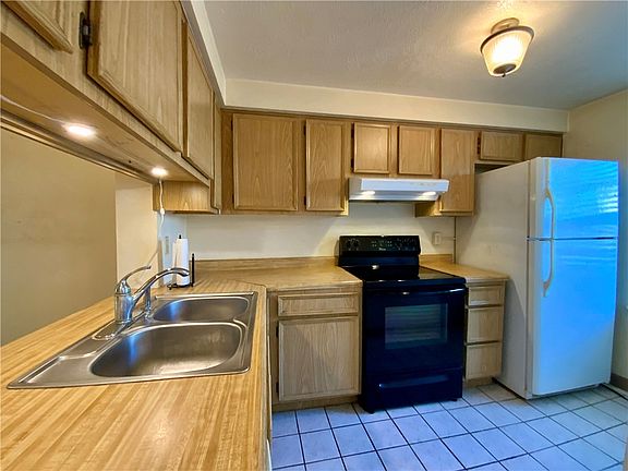 4th image of 7005 Lafayette Sq