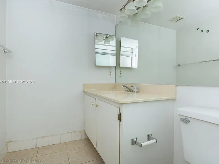 7601 E Treasure Dr #2406 — Photo 21