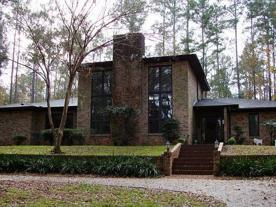 1st image of 1831 Lakeshore Ln