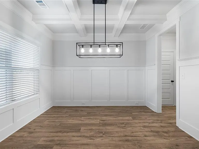 448 Banff Dr — Photo 4