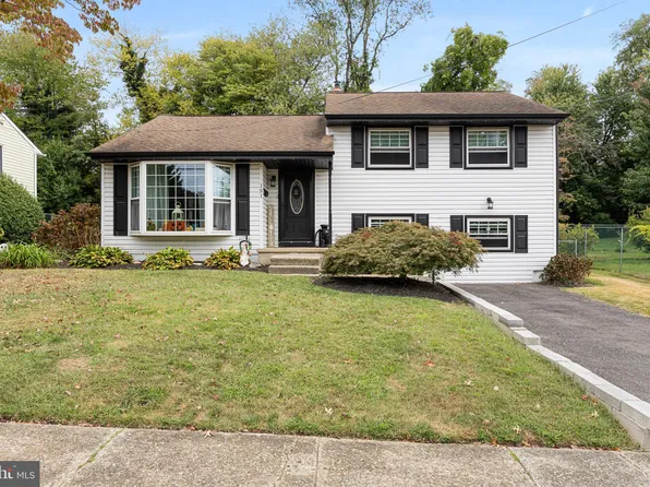 151 Valley Run Dr, Cherry Hill, NJ 08002