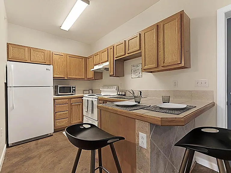 University Park Apartments — Photo 1