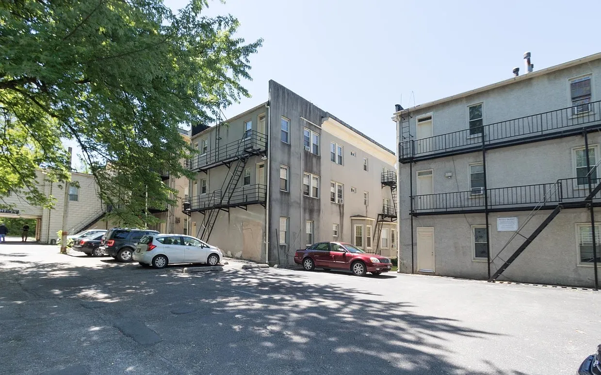 1 bed, 500 sqft, $1,200 — Photo 2