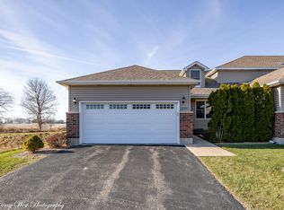 3707 Green Tree Ln, Dekalb, IL 60115