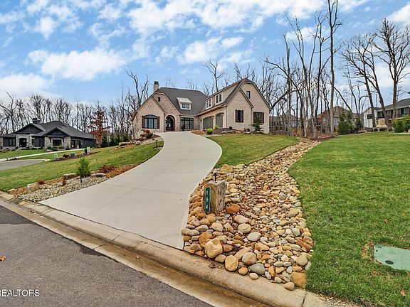 2nd image of 154 Chestnut Ridge Ln