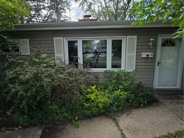 77 Lee St, Depew, NY 14043