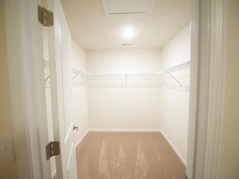 160 Johnson Manor St — Photo 11