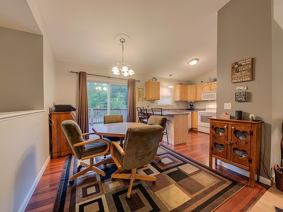 4th image of 107 Cuivre River Dr