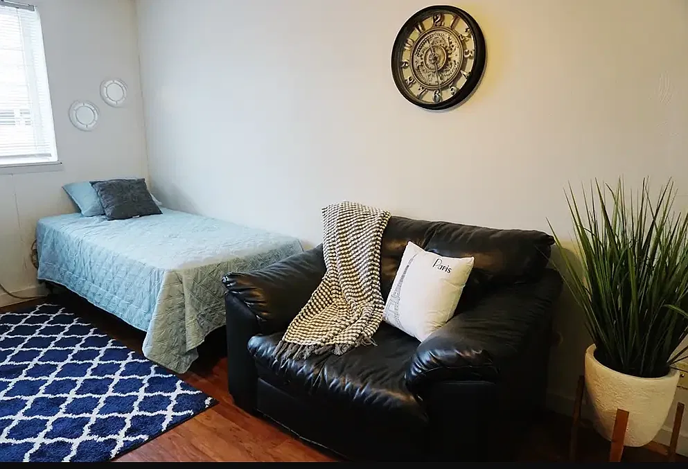 Studio, 352 sqft, $1,350 — Photo 3