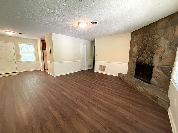 2nd image of 215 Parkridge Dr #217