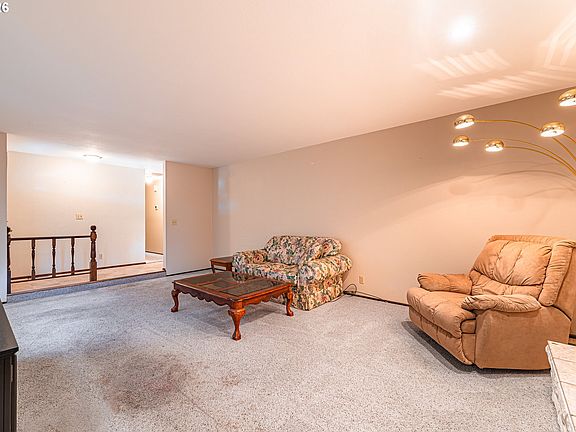 5th image of 2053 Firth Ave