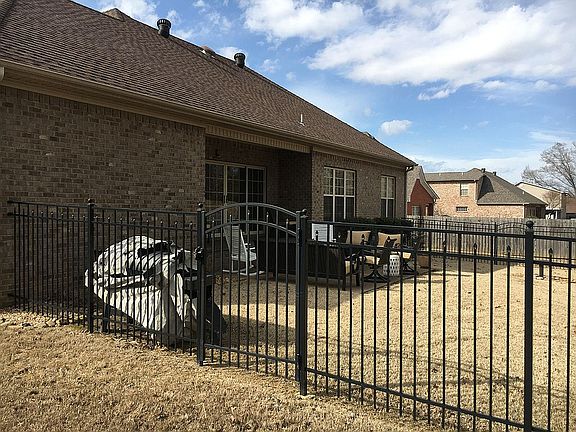 5th image of 364 Oakleigh Dr